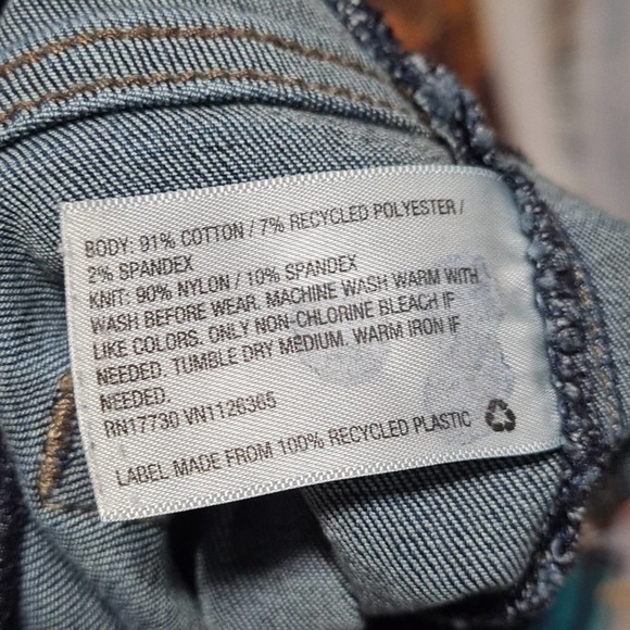 Isabel Maternity Crossover Panel Jean Shorts Size 2/26 NWT - Picture 3 of 9